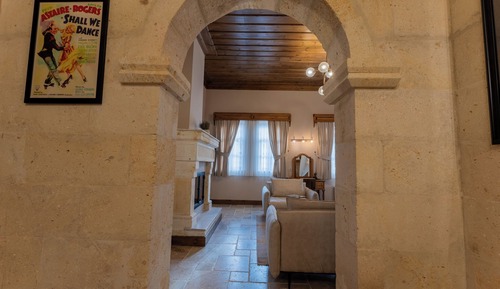 Stone Mansion Suite