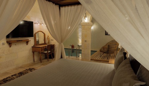 Romance Suite