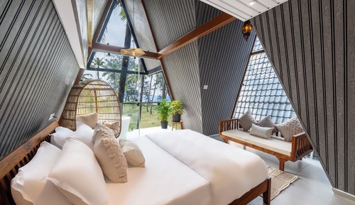 Habitación romántica, vistas parciales al mar