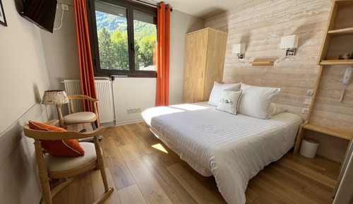 Habitación doble, vistas a la montaña