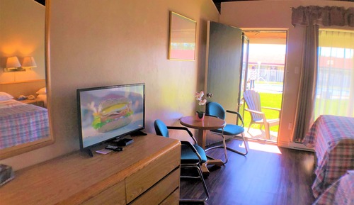 Habitación estándar, 2 camas dobles, no fumadores, vistas a la piscina