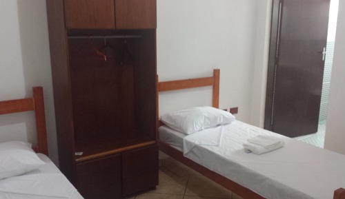 Habitación estándar con 2 camas individuales, baño privado