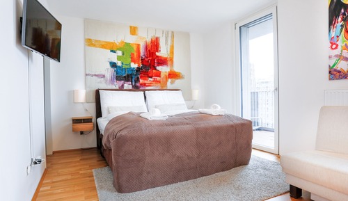 Suite estudio de lujo, acceso a la piscina, vistas a la ciudad (Karl-Popper-Strasse 16)