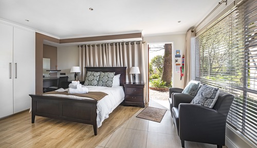 Suite estudio ejecutiva, 1 cama de matrimonio, cocina básica