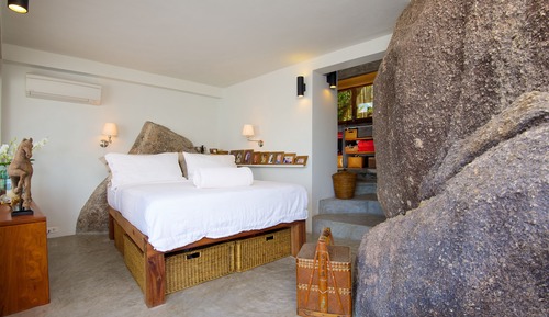 B2 Three-Bedroom Pool Villa Sea Front
