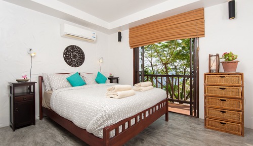 C5 Five-Bedroom Pool Villa Sea Front