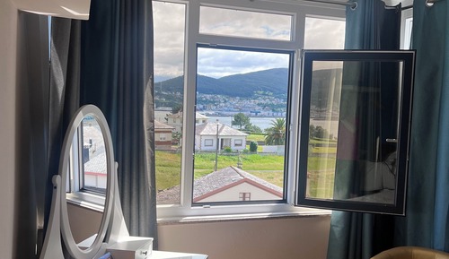 Habitación doble superior, vistas parciales al mar (301)