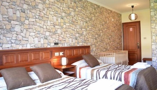 Habitación triple (101, 202)