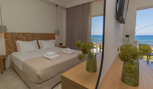 Habitación doble, vistas parciales al mar