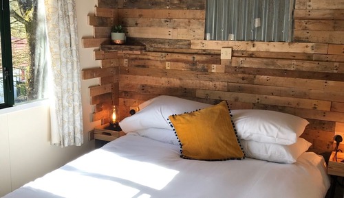 Dormitorio compartido familiar, baño privado (The Bunkhouse)