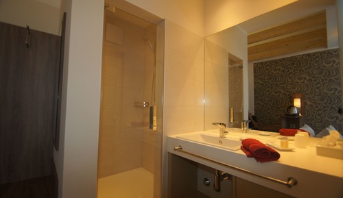 Habitación Business triple, varias camas