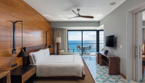 Suite, vistas al mar (Thompson)