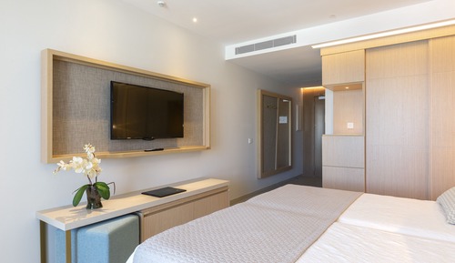 Habitación triple, balcón