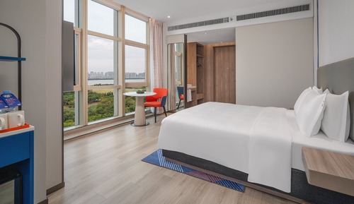 Habitación estándar, 1 cama de matrimonio grande, vistas al lago (Extra Floor Space)
