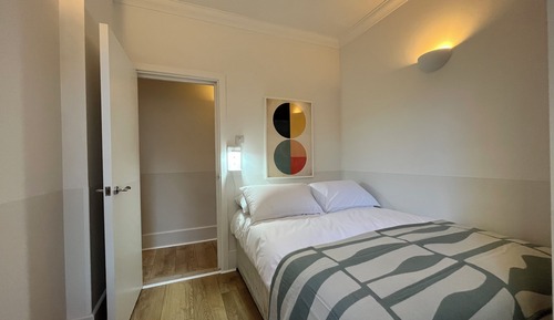 Apartamento, 2 habitaciones, cocina, vistas a la ciudad
