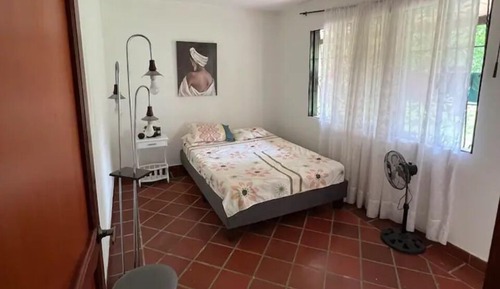 Habitación, balcón, vistas al jardín