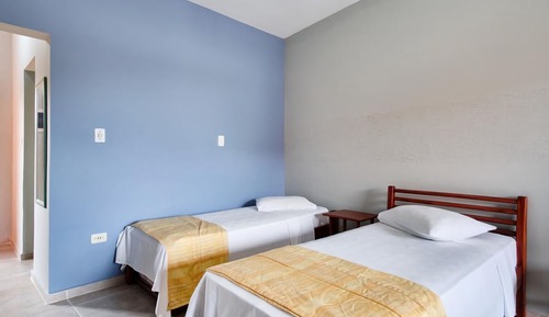 Habitación cuádruple clásica, balcón