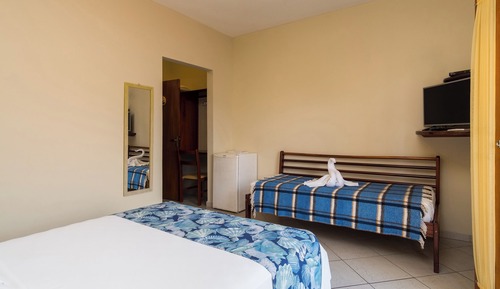 Habitación triple clásica, balcón