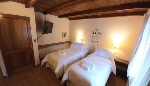 Habitación con 2 camas individuales