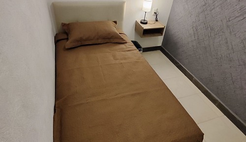 Habitación básica, 1 cama individual, baño compartido