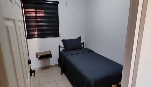 Habitación básica, 1 cama individual, baño compartido