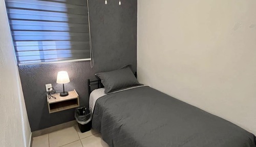 Habitación básica, 1 cama individual, baño compartido