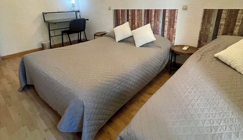 Habitación triple clásica, vistas a la ciudad