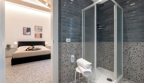 Habitación, 1 cama de matrimonio, baño privado