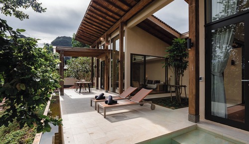 Villa panorámica, piscina privada, vistas a la montaña