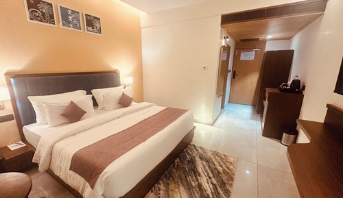 Deluxe Room with Balcony