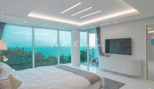 Villa, Ocean View, Beachside