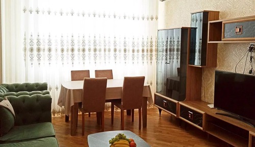 Apartamento superior, balcón, vistas a la ciudad