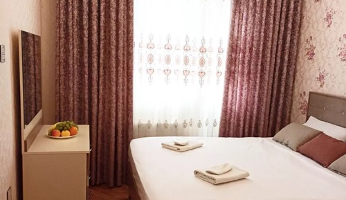 Apartamento superior, balcón, vistas a la ciudad