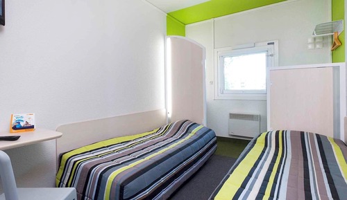 Habitación con 2 camas individuales