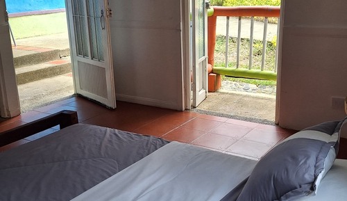 Cabaña estándar, 1 habitación, balcón, en la zona del jardín