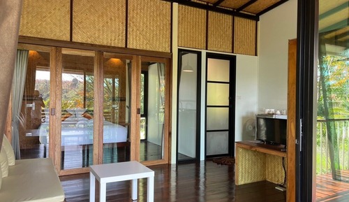 Habitación básica, vistas al jardín