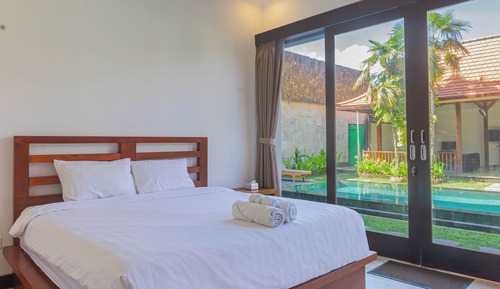 Habitación doble, vistas a la piscina