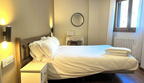 Habitación Confort con 1 cama doble o 2 individuales