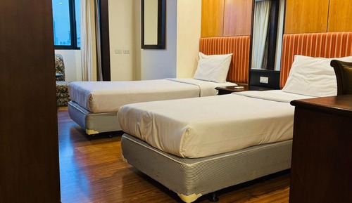 Habitación superior con 1 cama doble o 2 individuales