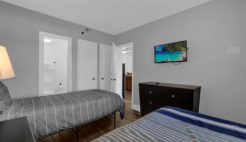 Apartamento familiar, vistas parciales al lago