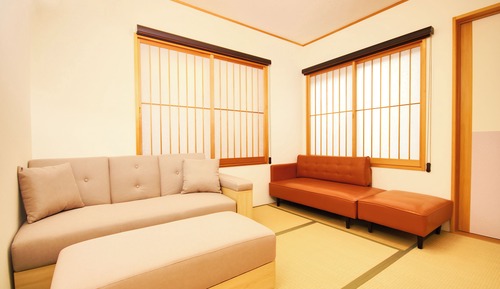 Villa familiar, 3 habitaciones, patio, vistas a la ciudad