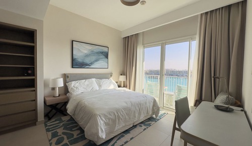 Suite superior, vistas al puerto deportivo