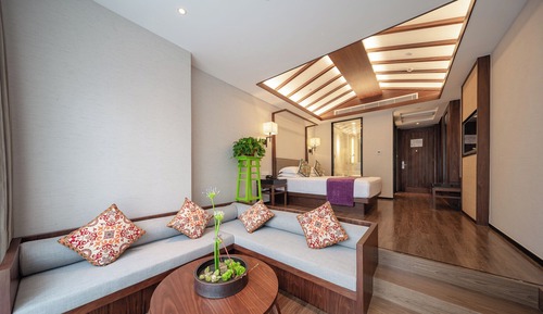 Four Seasons Urban Room