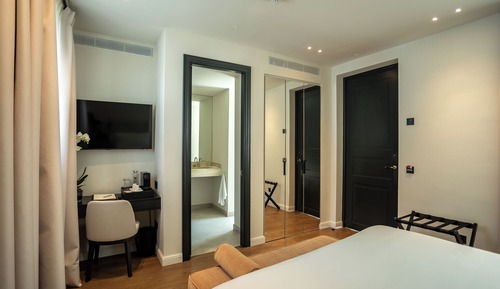 Habitación Deluxe con 1 cama doble o 2 individuales, 1 cama de matrimonio grande, vistas a la ciudad