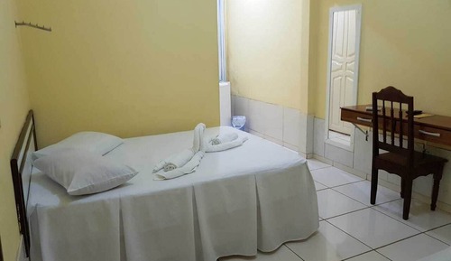 Habitación estándar con 1 cama doble o 2 individuales