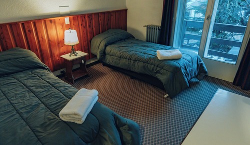 Habitación clásica con 1 cama doble o 2 individuales, vistas al jardín