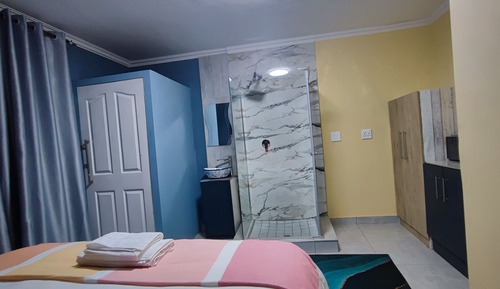 Habitación Deluxe con 1 cama doble o 2 individuales, vistas al patio