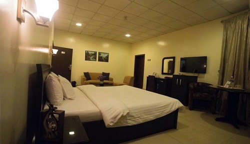 Habitación Confort, balcón, vistas a la ciudad