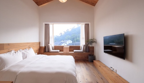 Dúplex familiar, 2 habitaciones, patio, vistas a la montaña