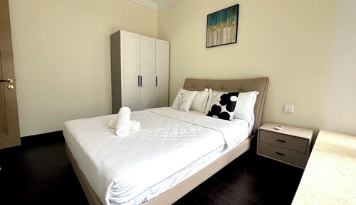 Apartamento superior, 3 habitaciones, balcón, vistas a la ciudad